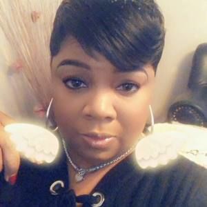 Meet your Posher, Monique